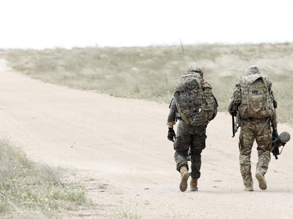 Paracaidistas del Ejército de EE. UU., en el campo de maniobras de San Gregorio