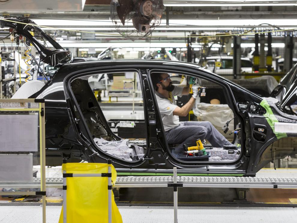 Los trabajadores de Android prestan sus servicios dentro de la factoría zaragozana de Opel