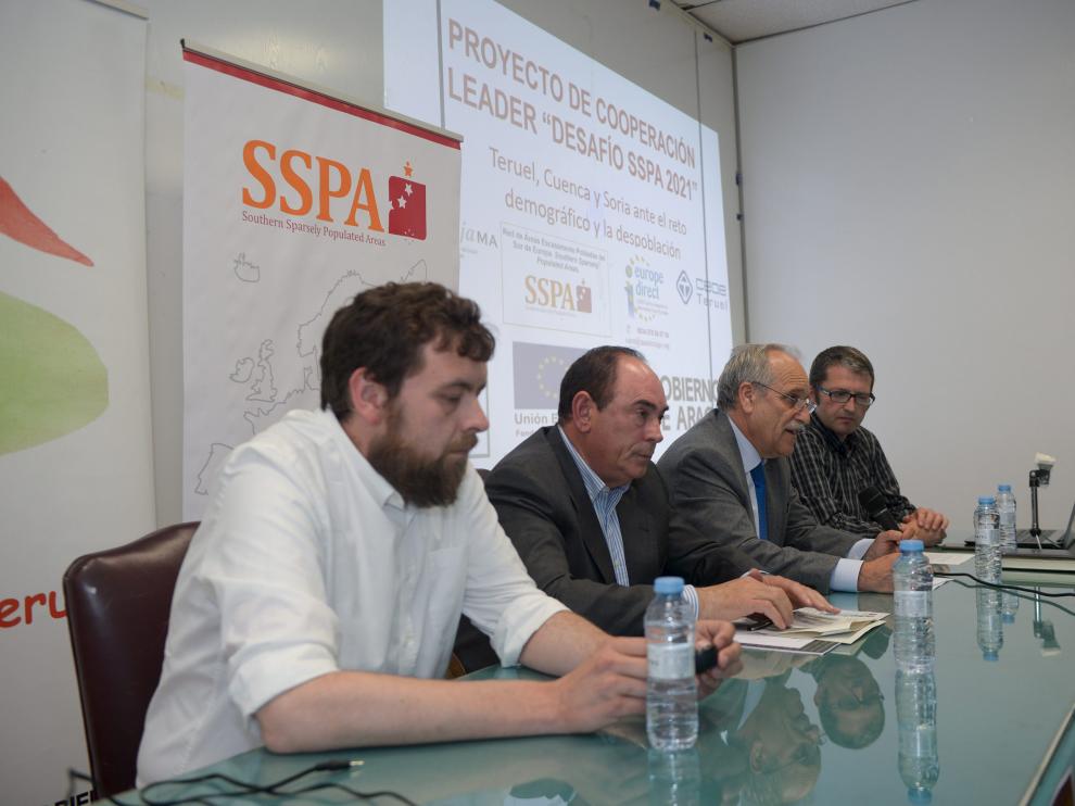 Representantes de la CEOE y los grupos Leader en una asamblea informativa sobre la SSPA.