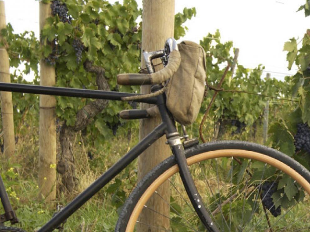 Luciano Berruti, homenajeado en la IV Biciclásica Edoardo Bianchi de Campo de Cariñena.