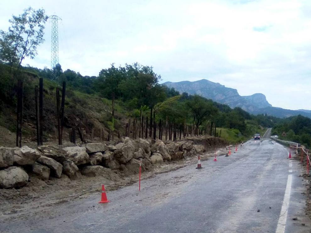 La DPH abre la circulación entre Torre la Ribera y Villacarli tras reparar los daños de un deslizamiento.