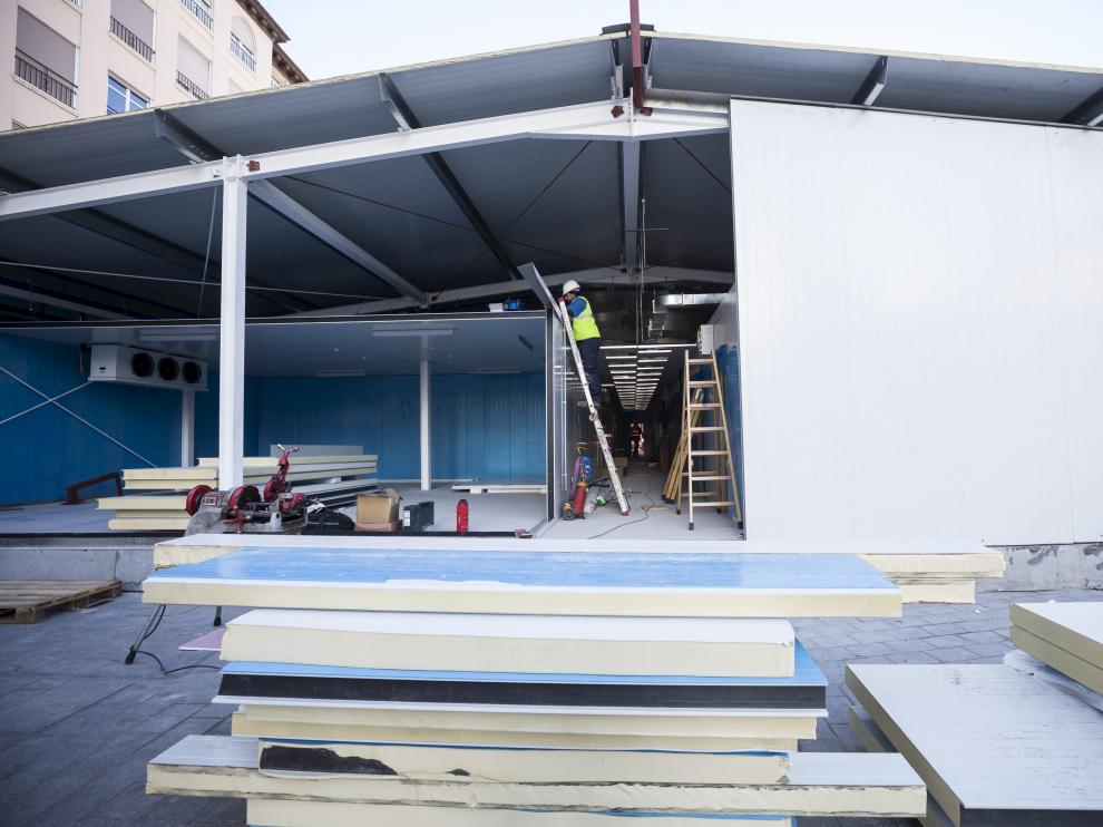 Trabajos de construcción del mercado provisional, el pasado mes de febrero.