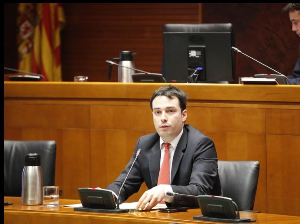 El director general de director general de Planificación, Ricardo Almalé, este martes durante su comparecencia en las Cortes de Aragón.