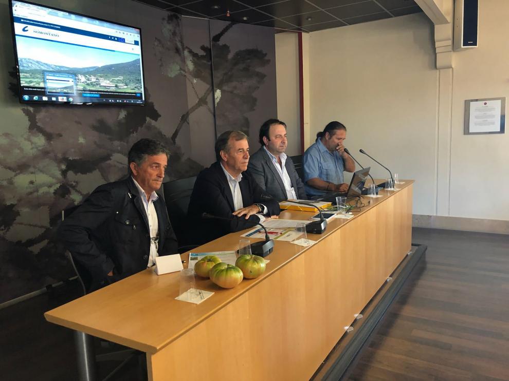 Los impulsores del proyecto del Somonanto oscense, ayer en la presentación ante el sector.