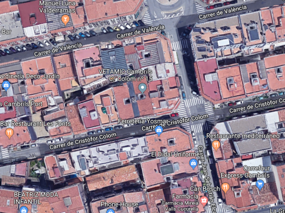 El hombre yacía inconsciente en la calle Colom, cerca de la calle Juan Sebastián Elcano de Cambrils.