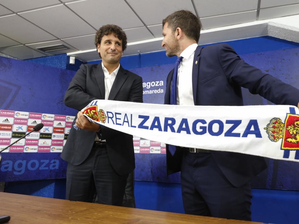 Imanol Idiakez y Lalo Arantegui en la presentación del nuevo entrenador.
