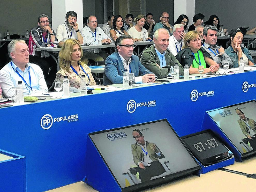 Luis María Beamonte en el centro, en la inauguración de la escuela de verano del PP en Tarazona.