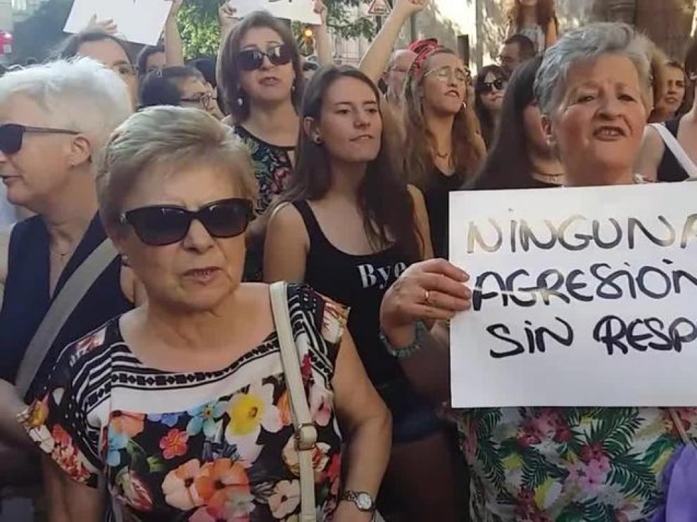 Masiva movilización en Zaragoza contra la puesta en libertad de La Manada