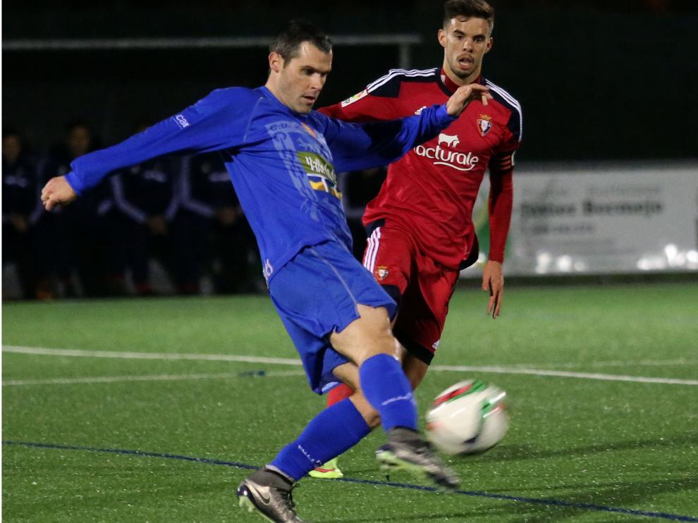 Orbaiz durante un partido con el Valle de Egüés, equipo navarro de Tercera División en el que colgó las botas en 2016.