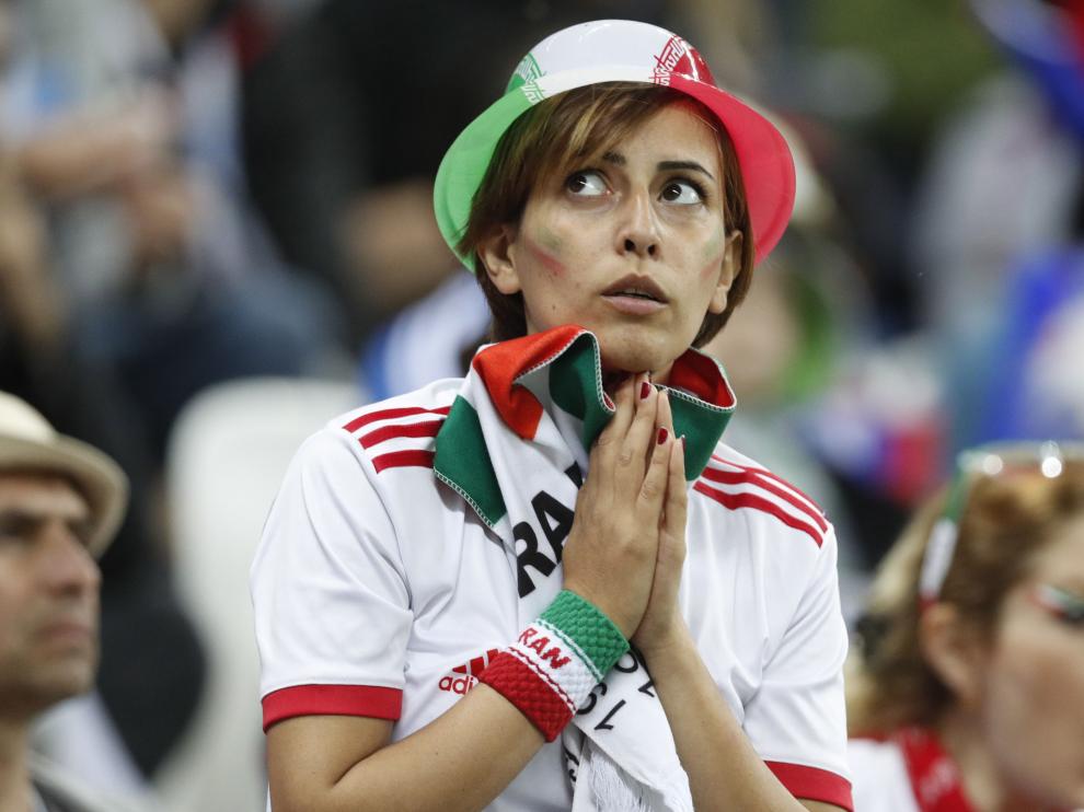 Una seguidora de la selección iraní, durante el partido Irán-España
