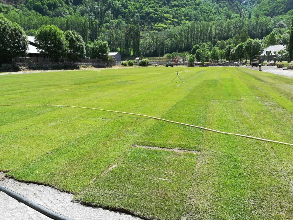 El nuevo campo que se ha construido en el prado junto a la zona escolar y polideportiva.