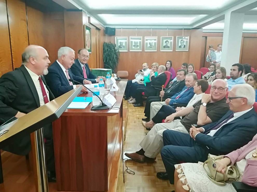 Un momento del acto celebrado ayer en el Colegio de Médicos de Teruel