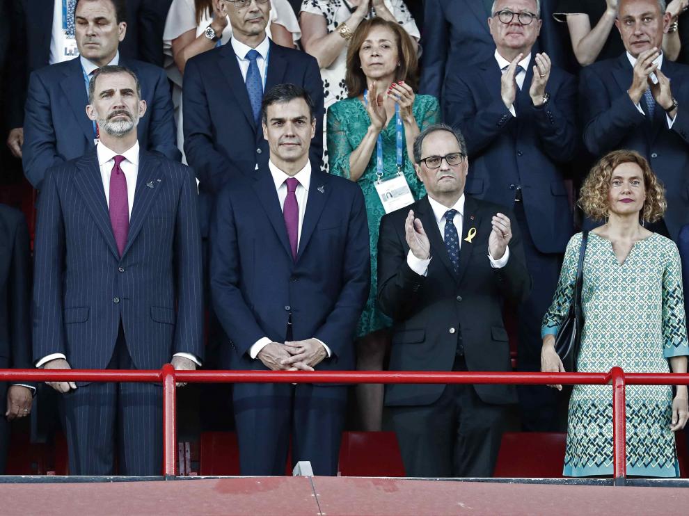 El Rey, Sánchez, Torra y la ministra Batet, este viernes en el acto de inauguración de los Juegos del Mediterráneo.