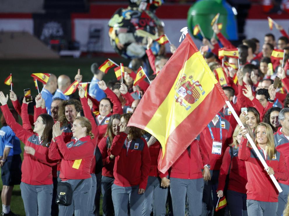 La delegación española, con Mireia Belmonte como abanderada.