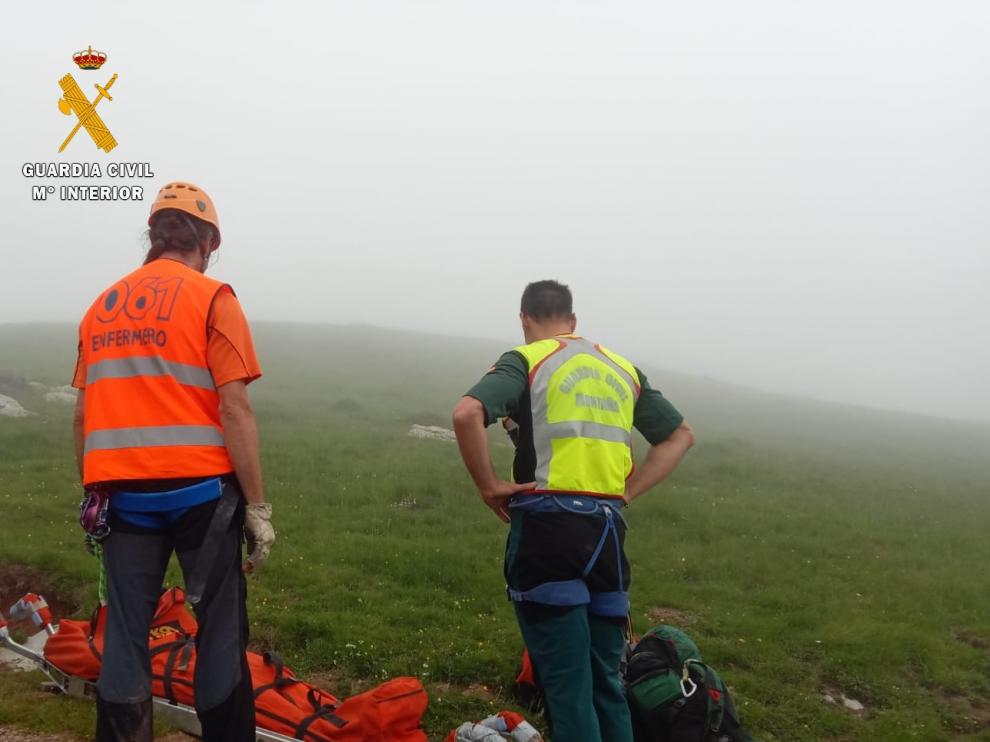 Rescate de una menor en el ibón de Estanés en medio de la niebla
