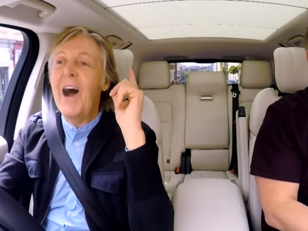 Paul McCartney se subió al 'Carpool Karaoke', un espacio de humor de la cadena CBS.
