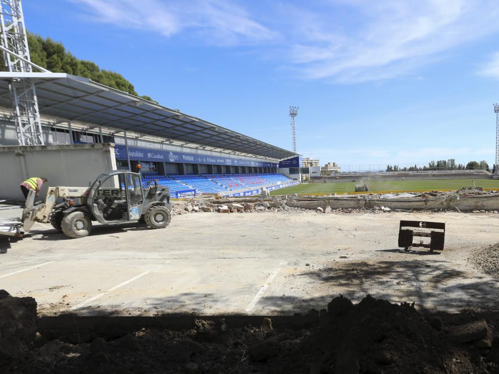 El gol sur ha sido demolido para levantar una nueva grada cubierta que hará que el aforo supere los 7.000 espectadores.