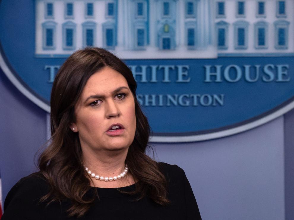 La dueña de un restaurante expulsó a Sanders por trabajar para Trump