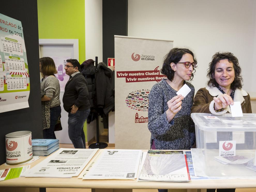 Giner y Broto, en enero, durante la votación sobre la posición de ZECante los presupuestos.