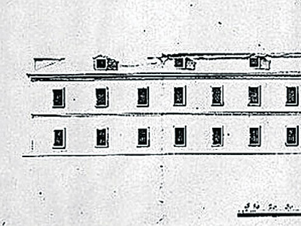 Plano de la fachada realizado en 1793 por el arquitecto Agustín Sanz, cuya firma aparece a la derecha.
