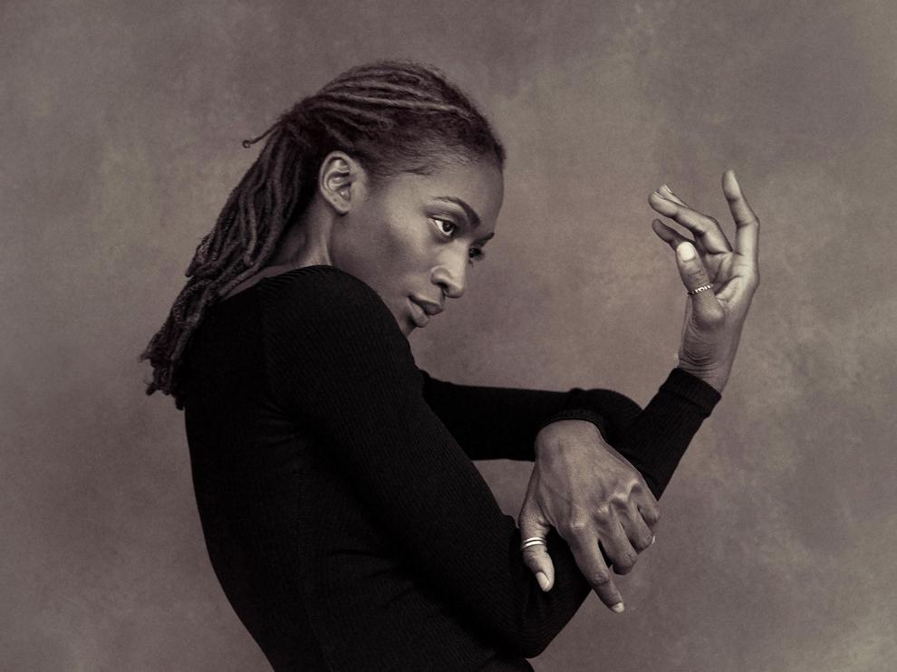 La artista de jazz vocal Ala.Ni