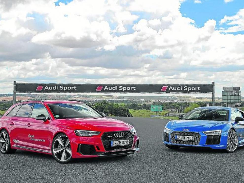 Los dos modelos utilizados por Audi en el curso Sportscar, el RS4 Avant y el R8 V10 Plus, ambos con tracción 'quattro'.