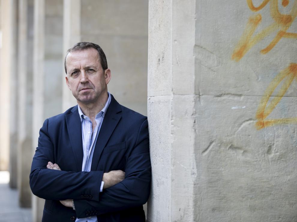 El escritor navarro Carlos Aurensanz, ayer en Zaragoza