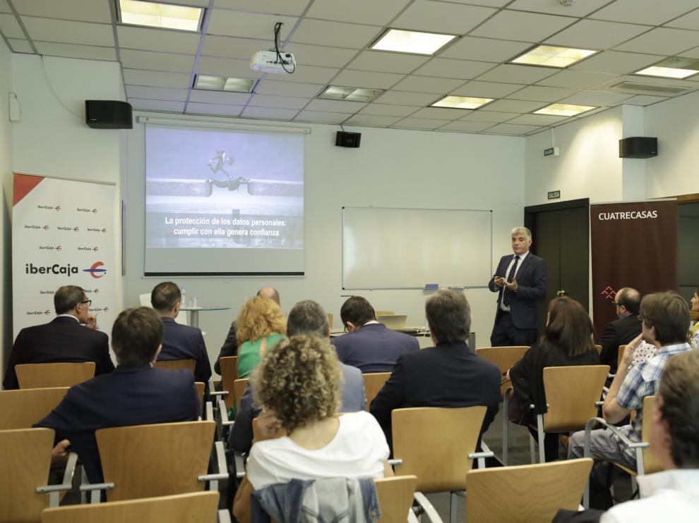 Jornada de Ciberseguridad de Ibercaja y Cuatrecasas en el patio de la Infanta.