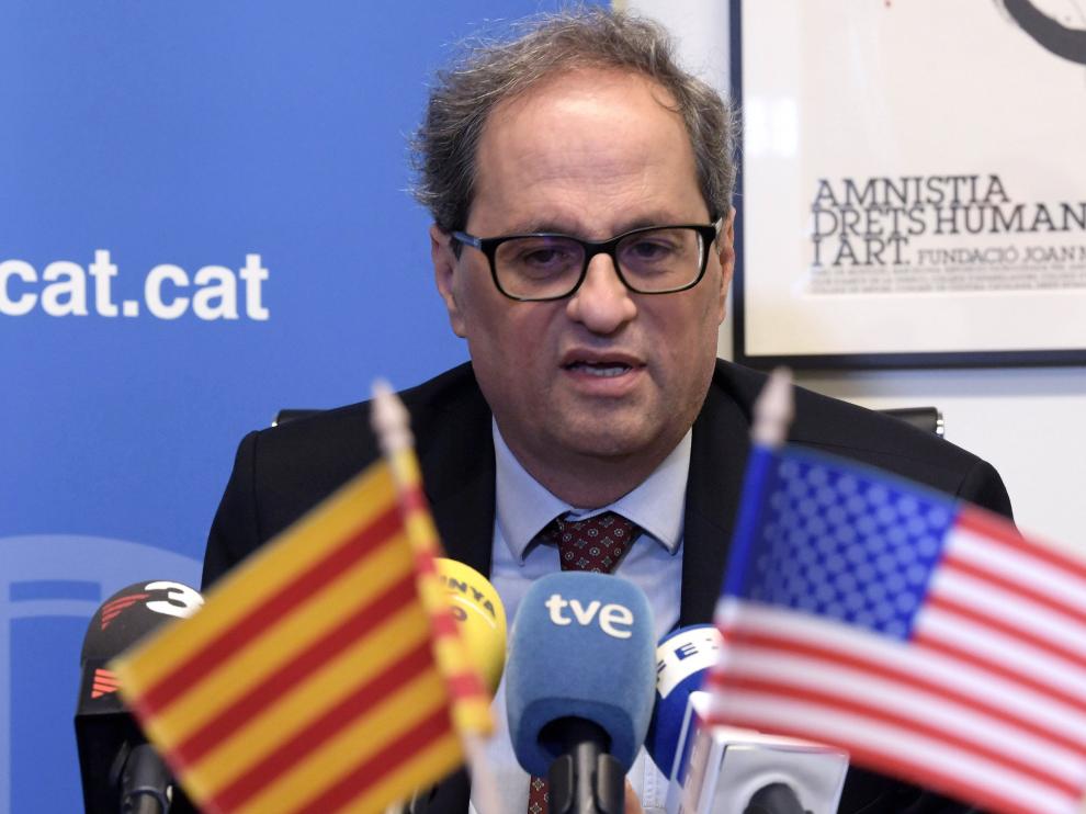 El presidente de la Generalitat en una rueda de prensa para periodistas españoles en la sede Acció