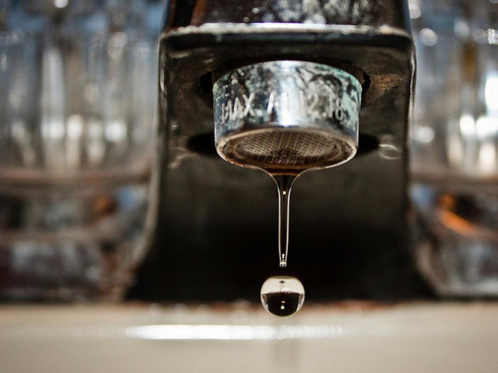 Investigadores de Cambridge han estudiado cómo se produce el ruidito de una gota de agua al caer