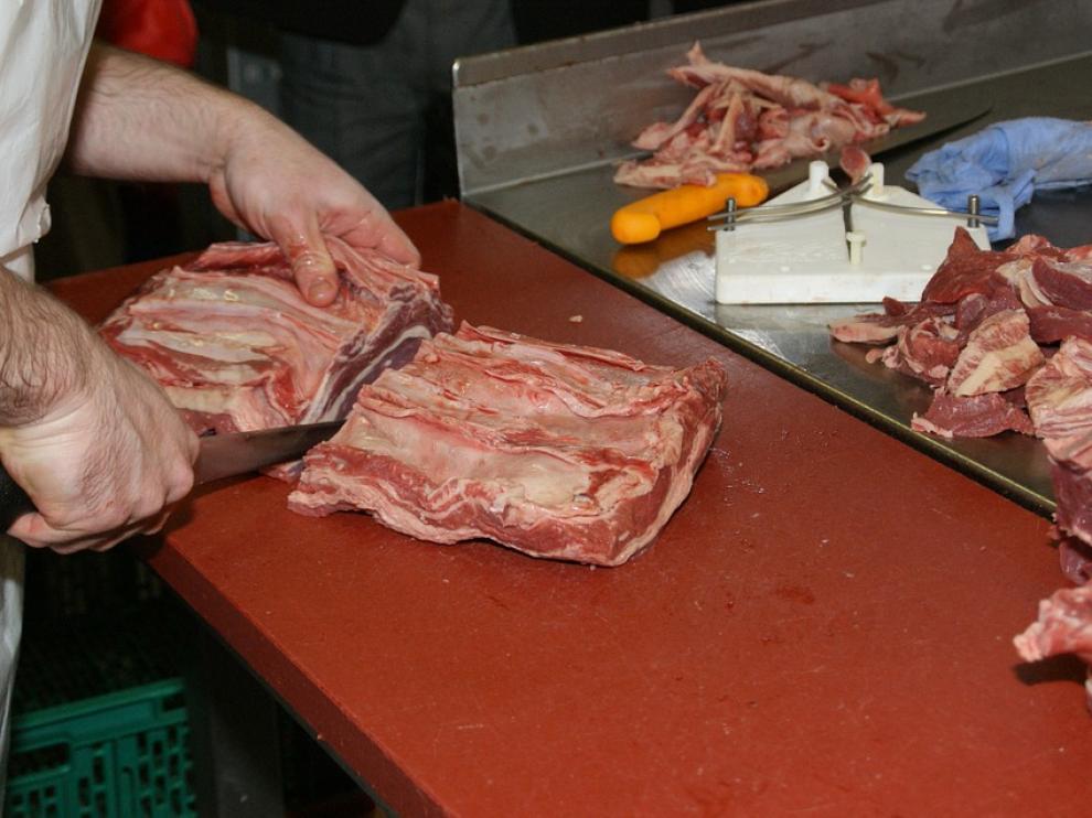 El sector cárnico denuncia que "decenas de locales" han sido degradados en varios puntos de Francia