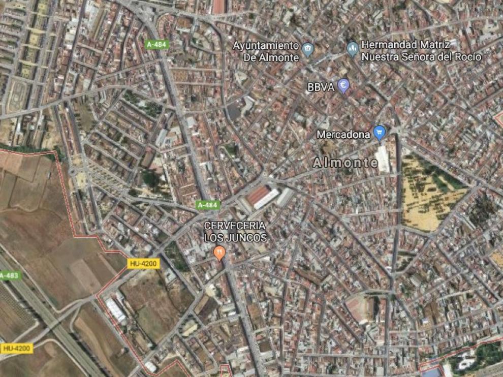 La mujer vivía junto a su hijo en la localidad de Almonte.