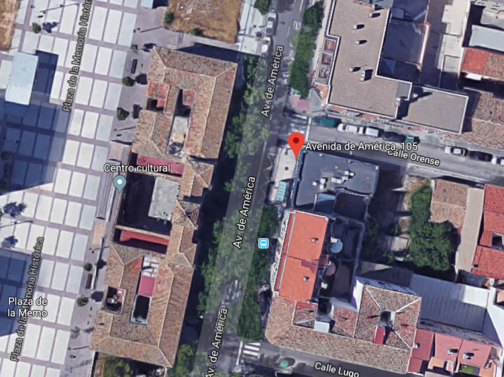 El árbol ha caído en la avenida de América, a la altura del número 105.
