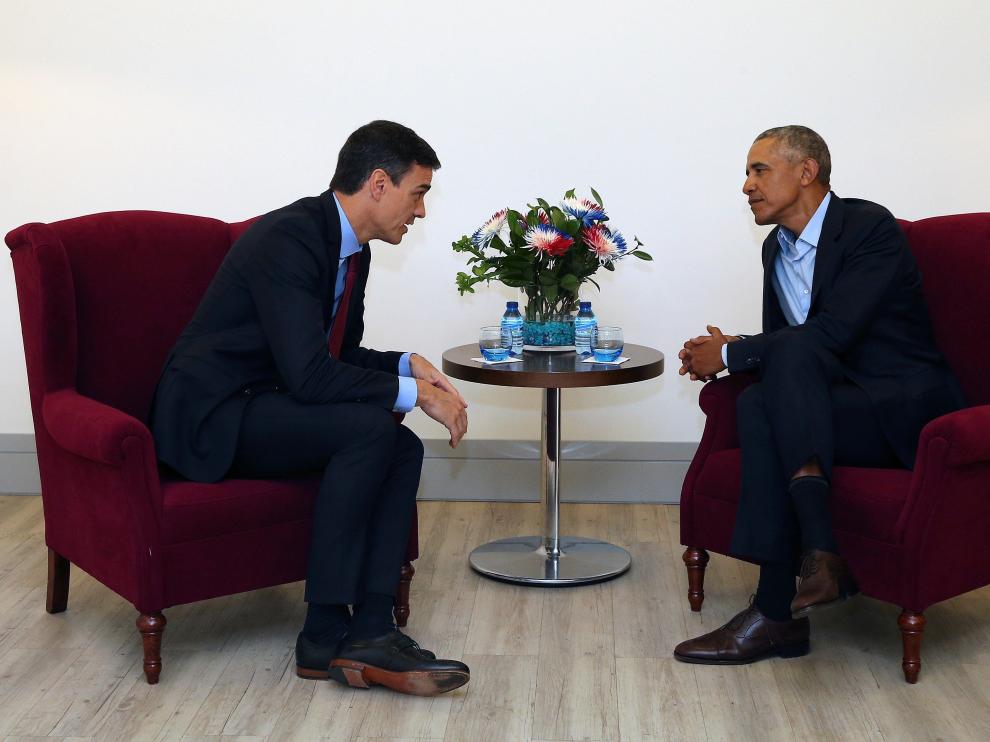 Pedro Sánchez tuvo un encuentro con el expresidente de Estados Unidos Barack Obama en un hotel de Madrid.