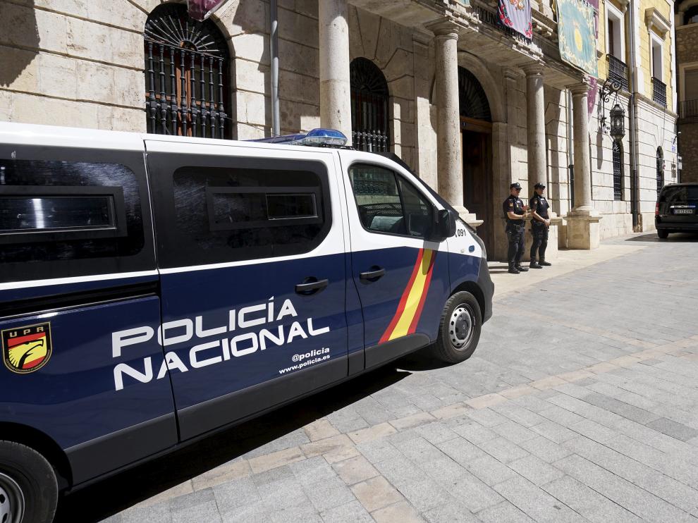 Registro del Ayuntamiento de Teruel por parte de la Policía Nacional en el marco de la operación Enredadera