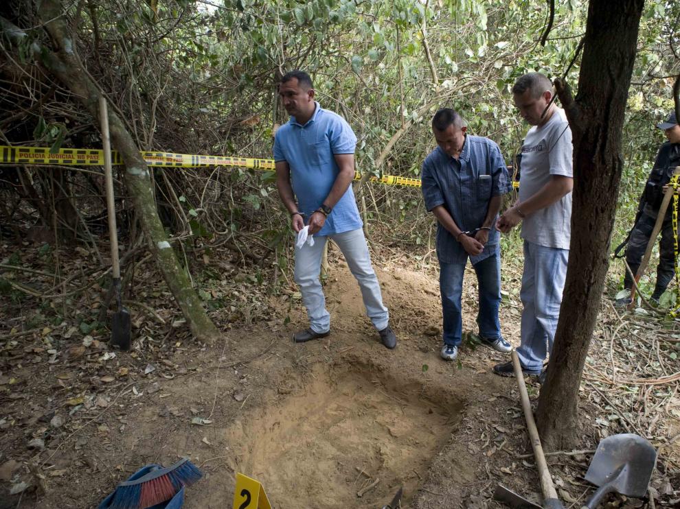 111PARAMILITARES CONDENADOS CONFIRMAN LA TUMBA DE UN EJECUTADO EN META (COLOMBIA)
