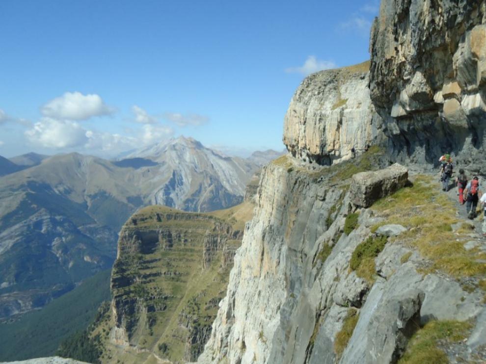 Vertiginosa excursión por la faja de las Flores, solo apta para público con experiencia en montaña