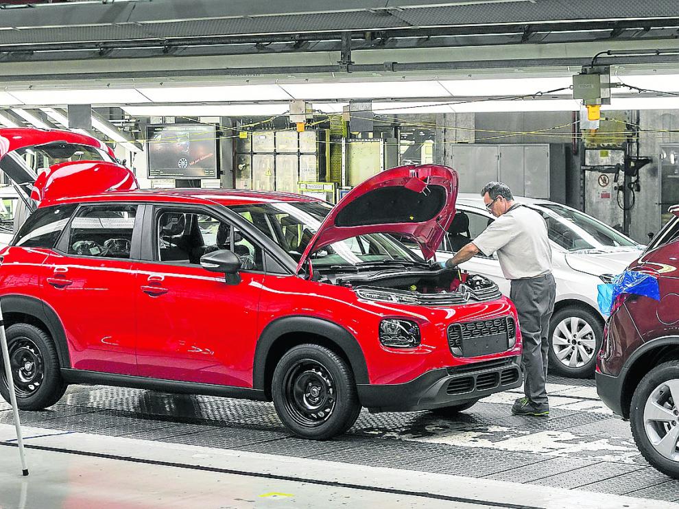 Un operario en las instalaciones de la factoría de Opel en Figueruelas, de diciembre de 2017.