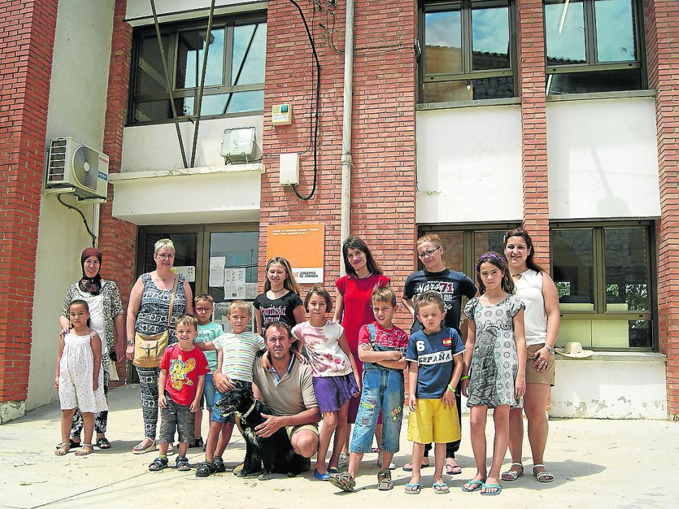 El colegio pasará el curso que viene de los once alumnos de la foto a cinco.