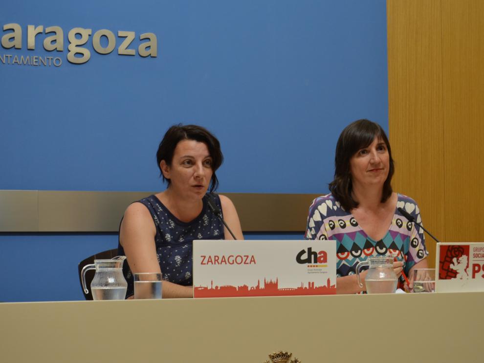 Las concejalas Leticia Crespo y Lola Ranera durante su rueda de prensa de esta mañana.