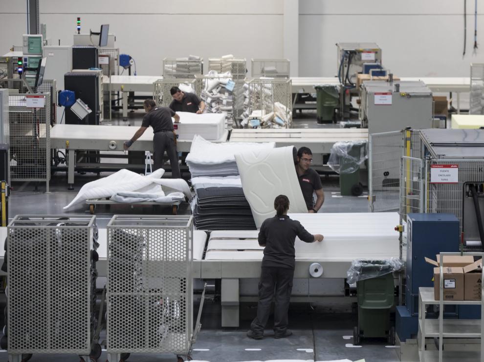 Trabajadores de la planta de Pikolin.