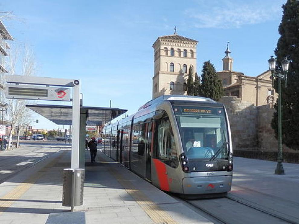 El tranvía de Zaragoza en Murallas.