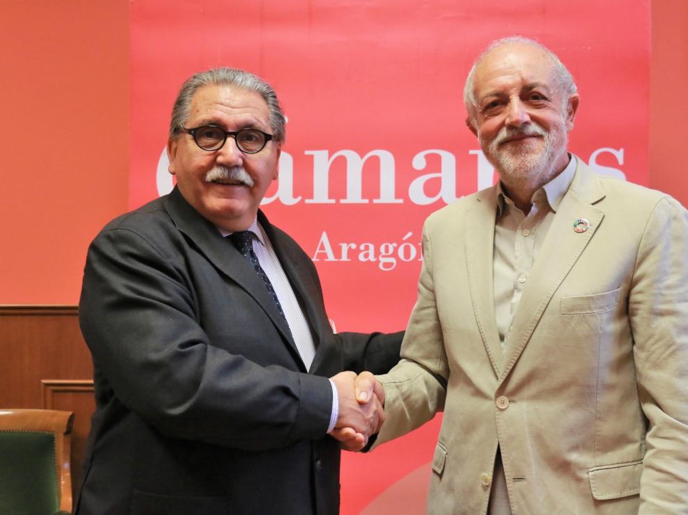 Manuel Teruel y José Ángel Rupérez tras la firma del convenio de colaboración