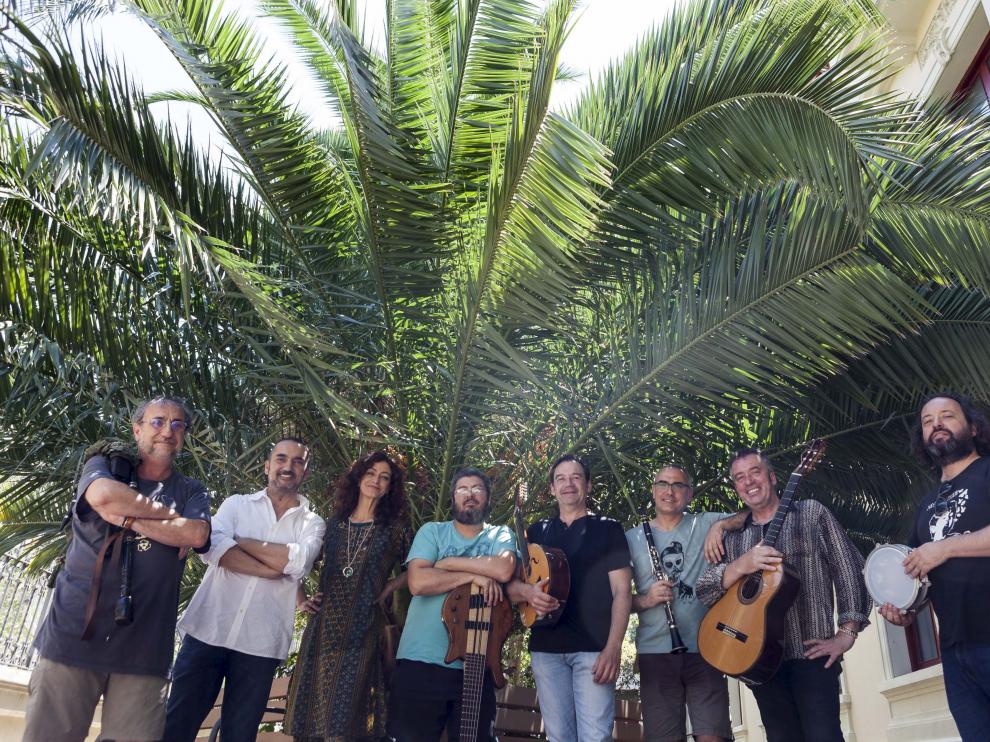 El Colectivo Chicotén (con Carmen París y Joaquín Pardinilla) prepara su recital del próximo 28 de julio en Pirineos Sur.