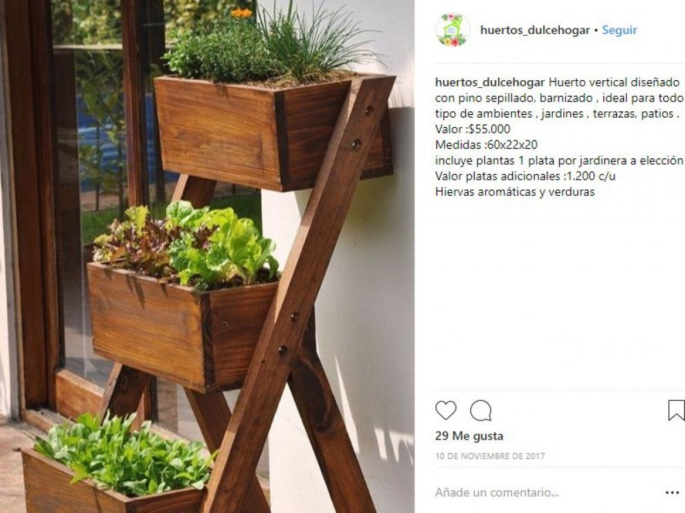 Desde modulares y con sistemas de riego interno incorporados hasta maceteros a pilas que solo necesitan agua y luz, las variedades de esta técnica son muy numerosas.