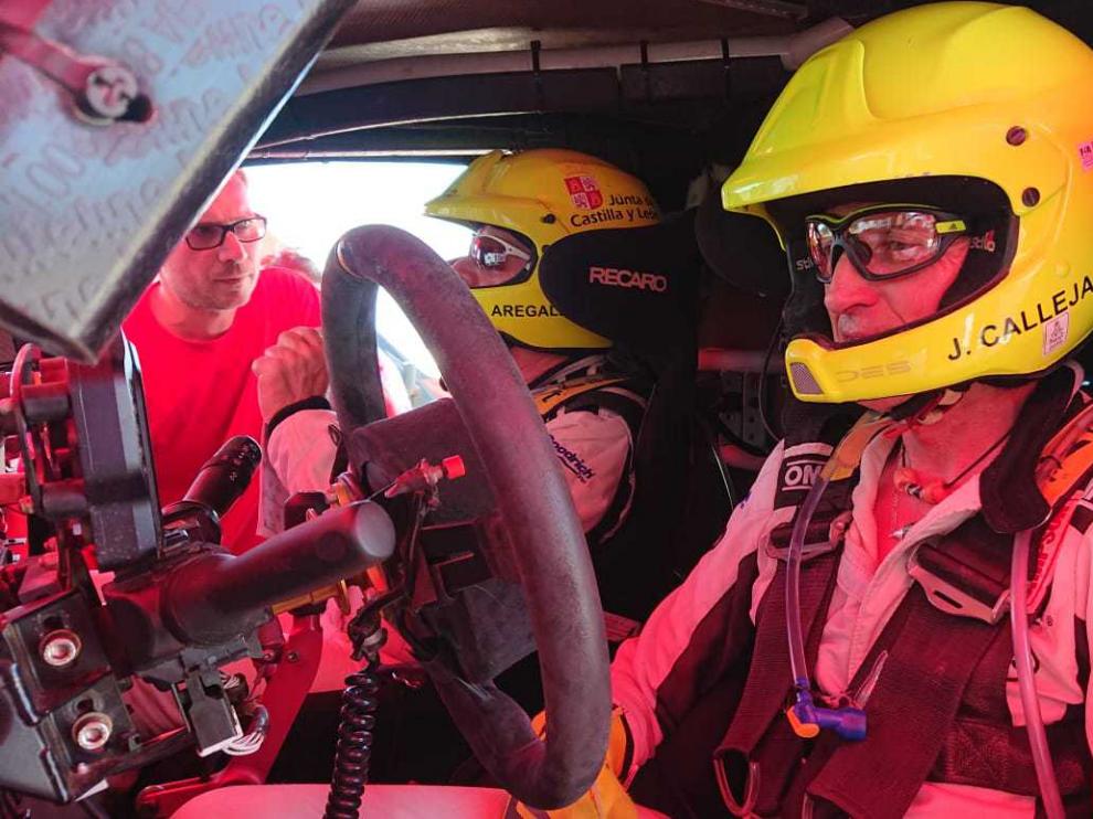 Calleja, montado en su coche durante la edición 2017 de la Baja Aragón