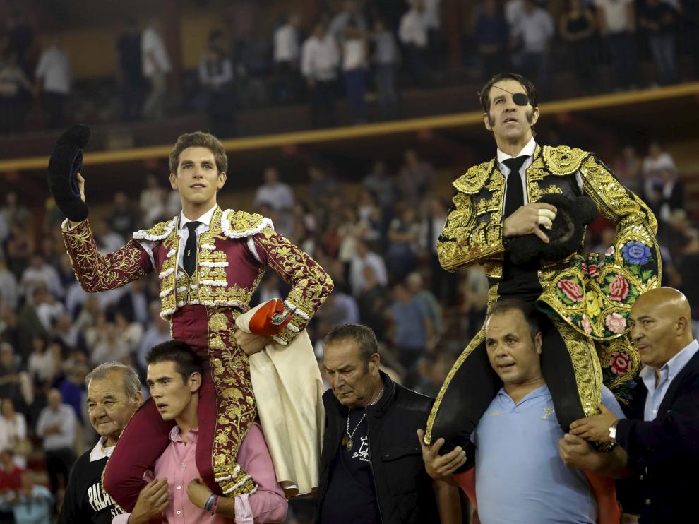 Los toreros Ginés Marín y Padilla salieron por la puerta grande en la feria del año pasado.