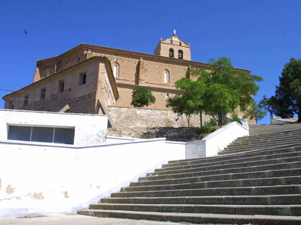 Un rayo "decapita" la estatua del Corazón de Jesús de la iglesia de San Lorenzo de Magallón