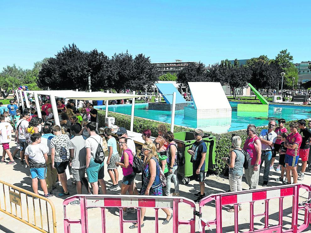 Las fiestas de Cuarte comenzaron ayer y el almuerzo en el parque fue uno de los actos más multitudinarios.