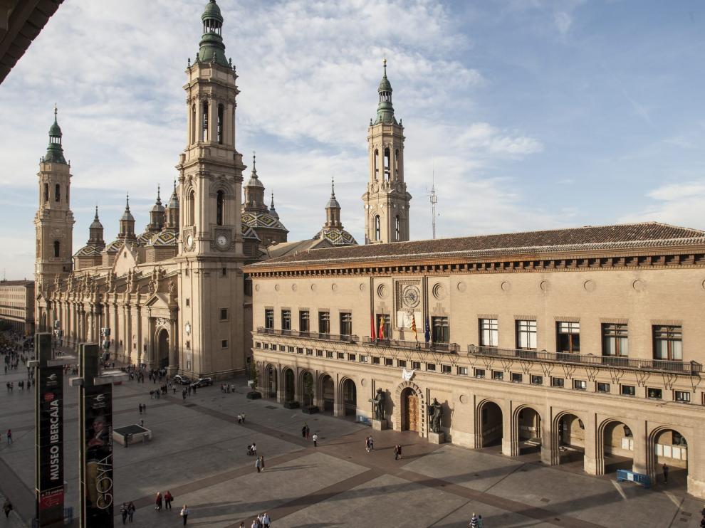Vista del Ayuntamiento de Zaragoza.